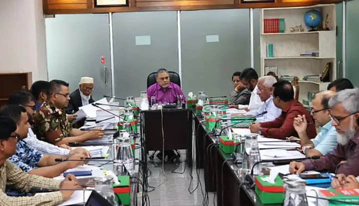 এমপিওভুক্ত শিক্ষকদের নির্বাচনে অযোগ্য করতে চায় ইসি