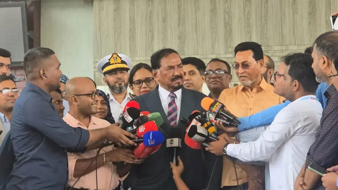 আগাম দেশে ফিরলেও রাষ্ট্রপতির পদত্যাগ নিয়ে ‘কিছু জানেন না’ স্পিকার