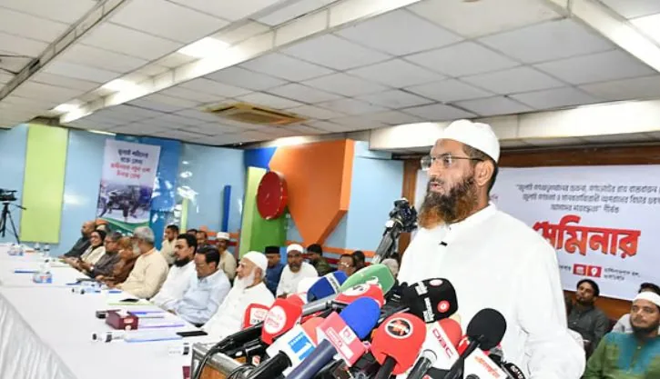 ‘ফ্যামিলি কার্ডের গণতন্ত্র’ দেখালে পরিণতি ভিন্ন হবে না: মামুনুল হক