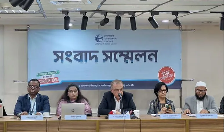 সুশাসনের ঘাটতি, অব্যবস্থাপনা, দলীয় প্রভাব বিএনপির ইশতেহার পূরণে ঝুঁকি তৈরি করছে: টিআইবি