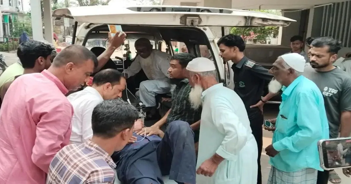 মুক্তিযোদ্ধাকে পিটিয়ে হাত-পা ভেঙে দিলেন নিষিদ্ধ ছাত্রলীগনেতা