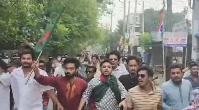 কুষ্টিয়ায় সকালে ও দুপুরে ছাত্রলীগ-যুবলীগের ঝটিকা মিছিল, বিকেলে ছাত্রদল-যুবদলের হুঁশিয়ারি