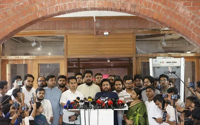 জুলাই জাদুঘরে ভারতীয় আগ্রাসনের চিত্র নেই, বিএনপি হয়তো ভয় পাচ্ছে: নাহিদ ইসলাম