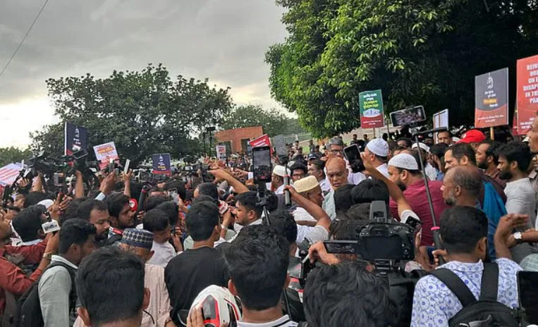 বাংলামোটর থেকে সংসদ অভিমুখে পদযাত্রা, আছেন জামায়াত জোটের নেতারা