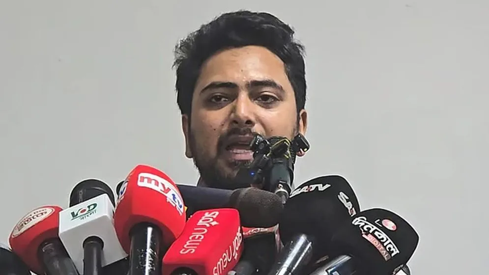 হাসিনাকে ভারতের ভূখণ্ড ব্যবহারের সুযোগ দিয়ে দ্বিপাক্ষিক সম্পর্ক অর্থহীন: নাহিদ ইসলাম