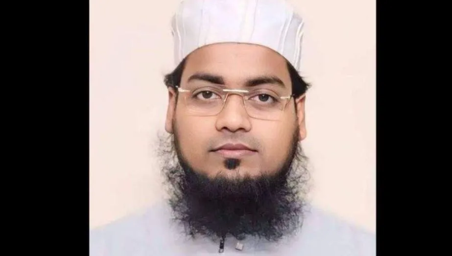 ‘বেডরুমে গোপন ক্যামেরা রেখেছিলেন স্ত্রী, ফুটেজ প্রকাশের ভয় দেখিয়ে ১০ লাখ টাকা দাবি’