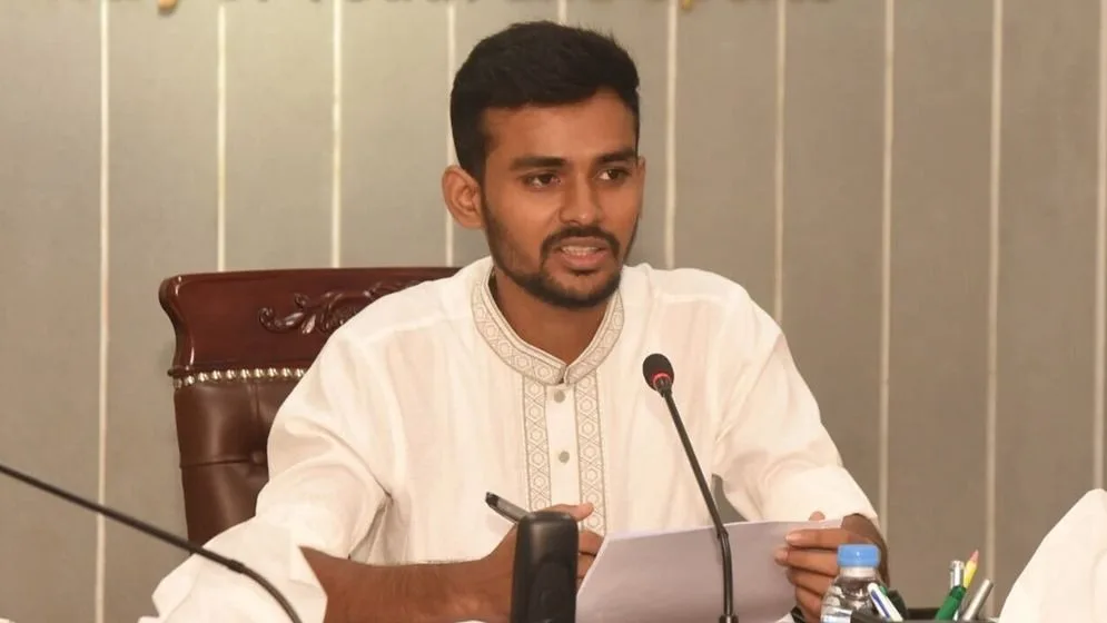 হাসিনাকে নিয়ে ভারত সরকারও এক ধরনের চাপে আছে: আসিফ