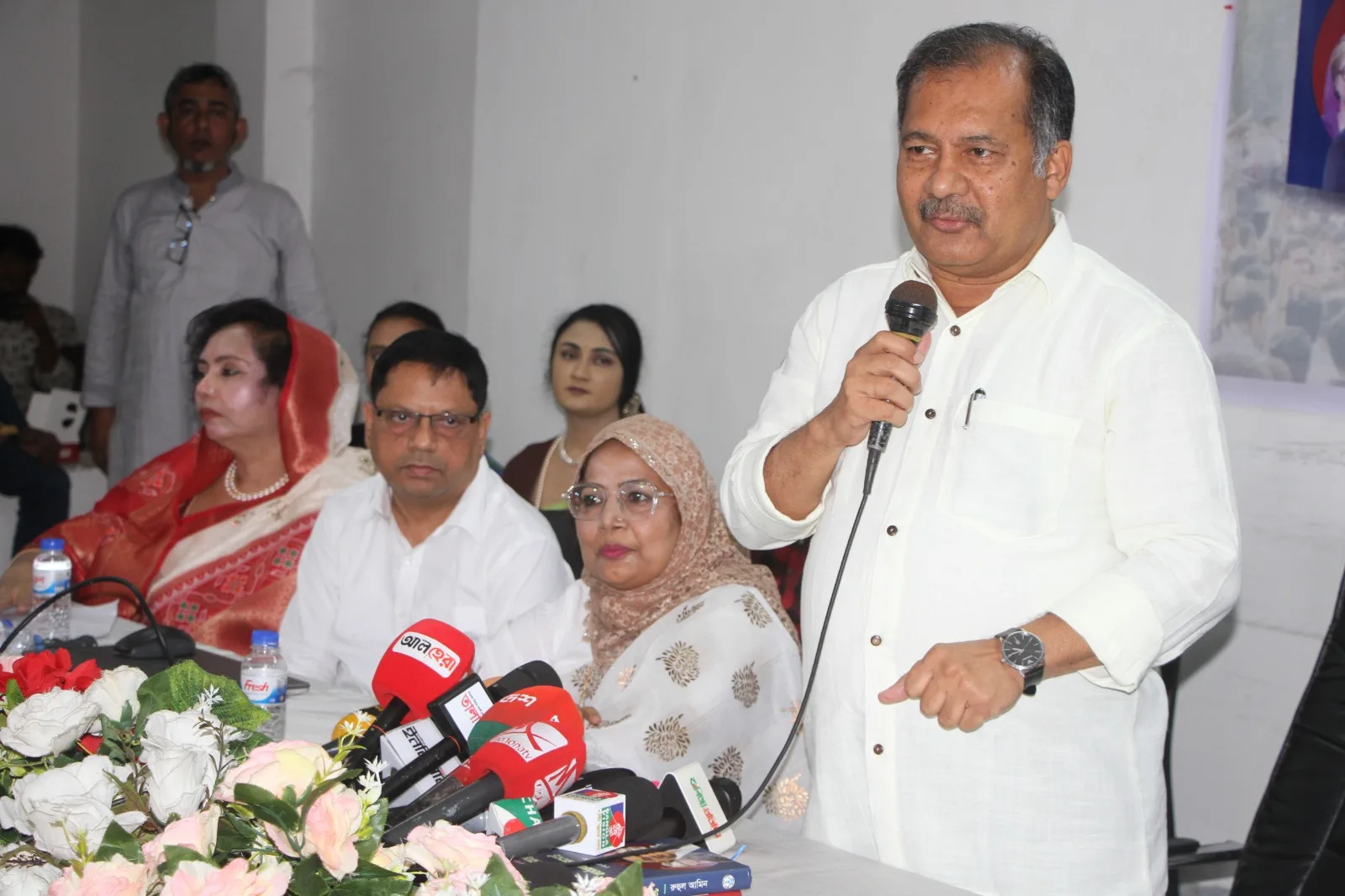 ইন্টারনেট যুগে পুরোনো কাঠামো নিয়ে গণমাধ্যম চলতে পারে না: তথ্যমন্ত্রী