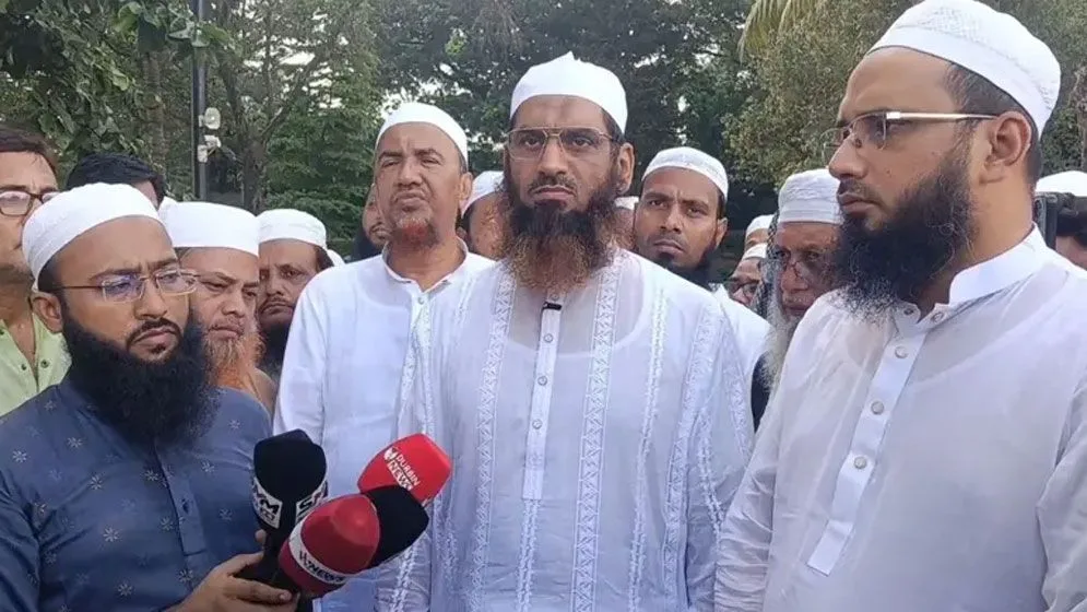 জুলাই জাদুঘর থেকে শাপলা গণহত্যার ভাস্কর্যের মুখাবয়ব মুছে ফেলার আহ্বান: মামুনুল হক