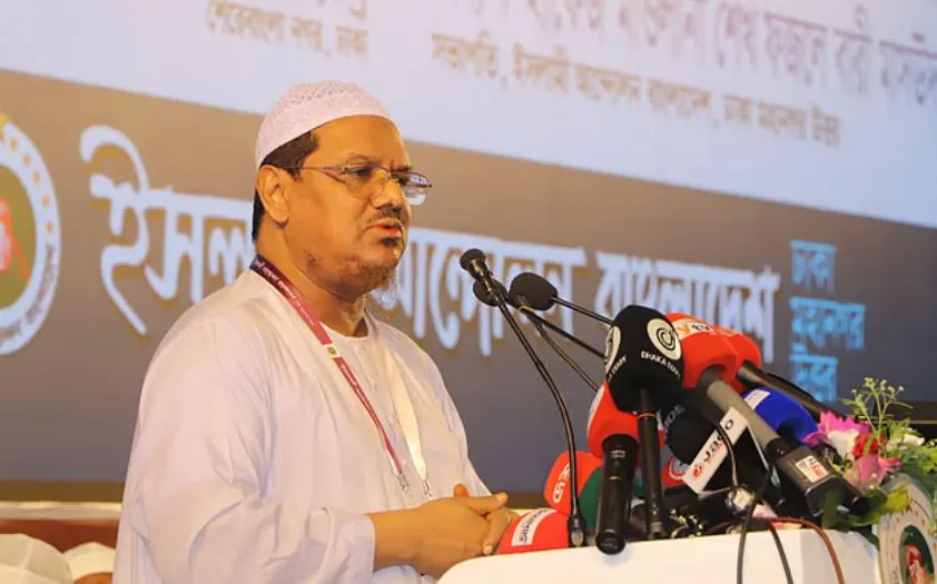 জনপ্রত্যাশাকে গুরুত্ব দিয়ে রাষ্ট্র পরিচালনা করতে প্রধানমন্ত্রীর প্রতি চরমোনাই পীরের আহ্বান